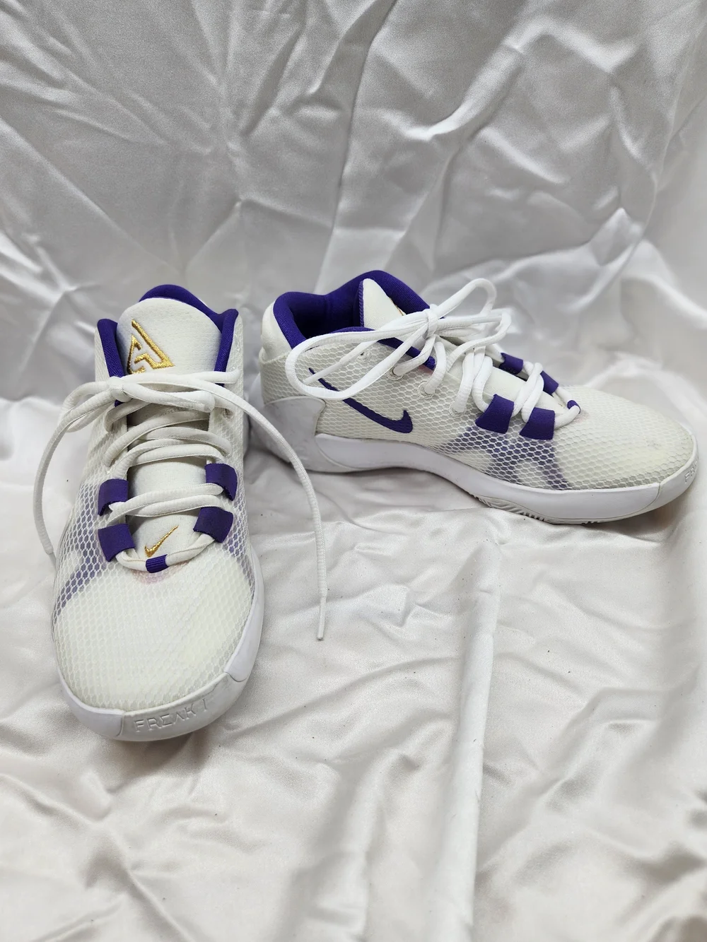 Nike Zoom Freak White and Purple Kids Sneakers with Purple and Gold Accents